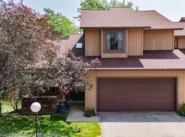 1744 Willow Creek Drive, Lansing, MI 48917
