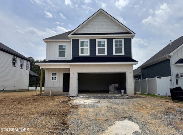 1210 Fort Craig Tr, Maryville, TN 37803
