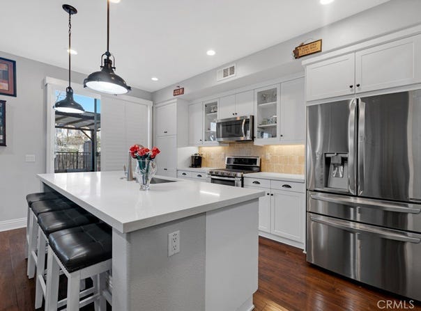 22104 Barrington Way, Saugus, CA 91350