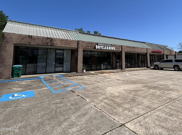 1720 E Pass Road, Gulfport, MS 39507