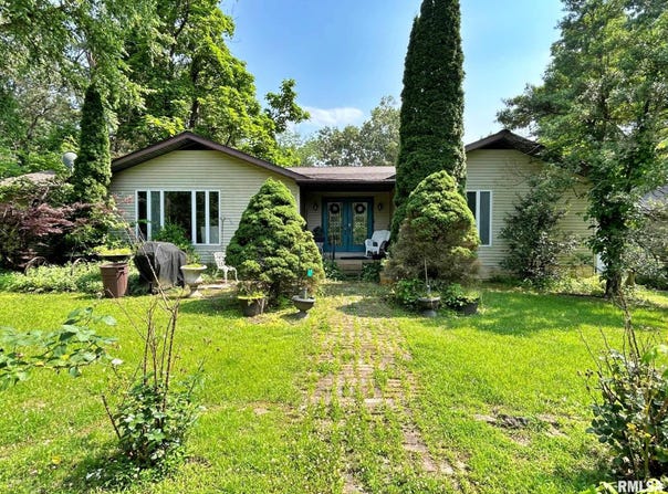 27 Grasty Road, Golconda, IL 62938