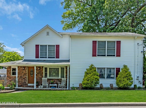 120 Whalepond Road, Oakhurst, NJ 07755