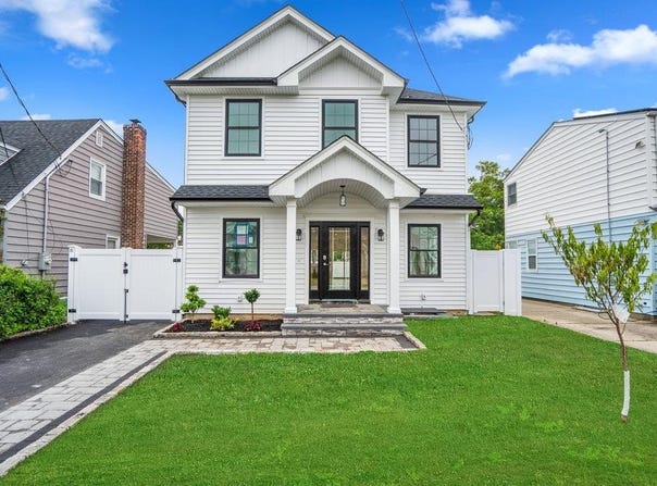 101 Brown Street, Mineola, NY 11501