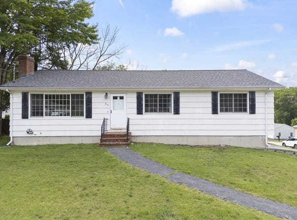 374 East Avenue, Lewiston, ME 04240