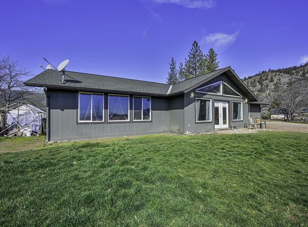1605 Greenhorn Rd, Yreka, CA 96097