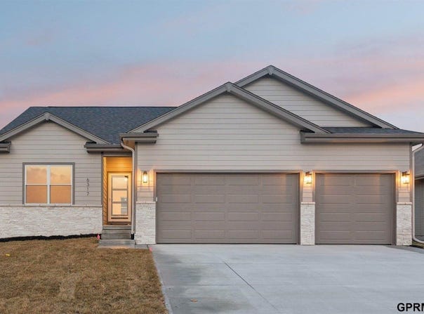 6317 South 208 Avenue, Elkhorn, NE 68022