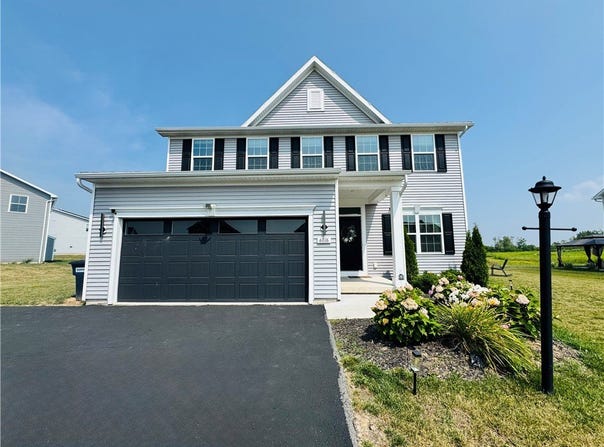 6016 Ivory Dr Drive, Farmington, NY 14425