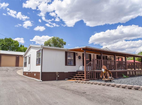 6 St Anthony Rd, Questa, NM 87556-0006