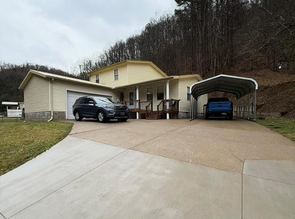 626 Harold's Branch, Pikeville, KY 41501