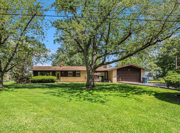 12109 White Oak Drive, Crown Point, IN 46307