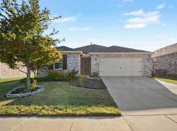 2620 Wayne Avenue, Aubrey, TX 76227