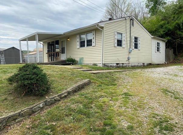 23  Fairview, Alum Creek, WV 25003