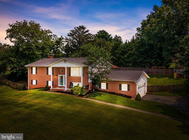 1215 CAMPUS COURT, WESTMINSTER, MD 21157
