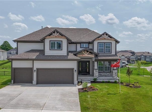 5839 McCormick Drive, Shawnee, KS 66226