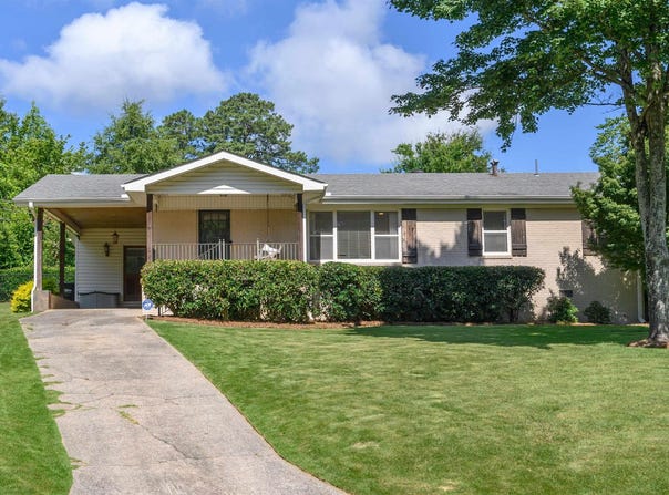 2116 VESTAVIEW CIRCLE, VESTAVIA HILLS, AL 35216