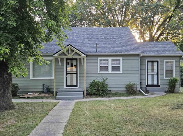 210 S Valley St, Rector, AR 72461