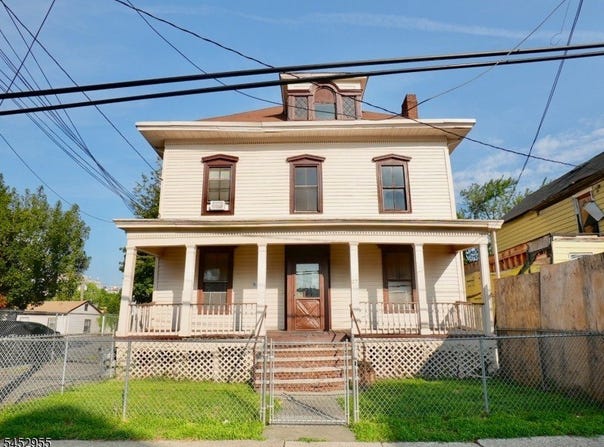 27 Augusta St, Irvington Twp., NJ 07111-3503