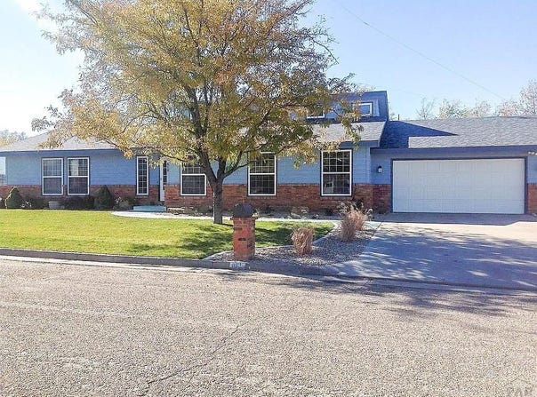 812 Willow Valley Dr, Lamar, CO 81052