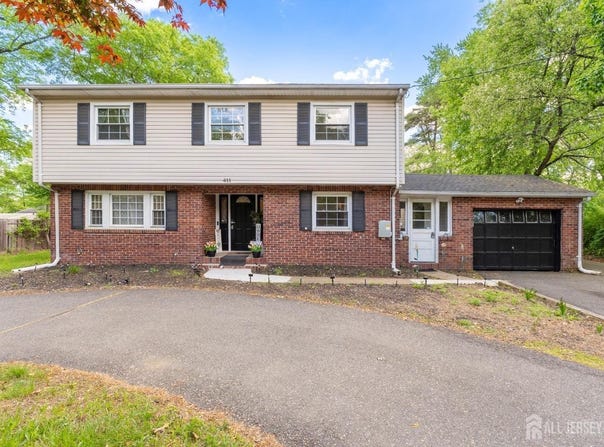 411 Manalapan Road, Spotswood, NJ 08884