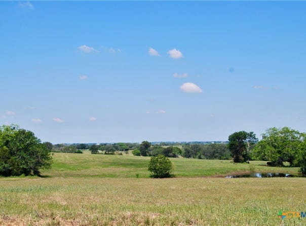 1049 Muehr Road, Weimar, TX 78962