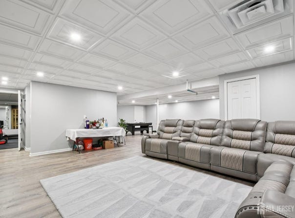179 Sunshine Drive, Piscataway, NJ 08854