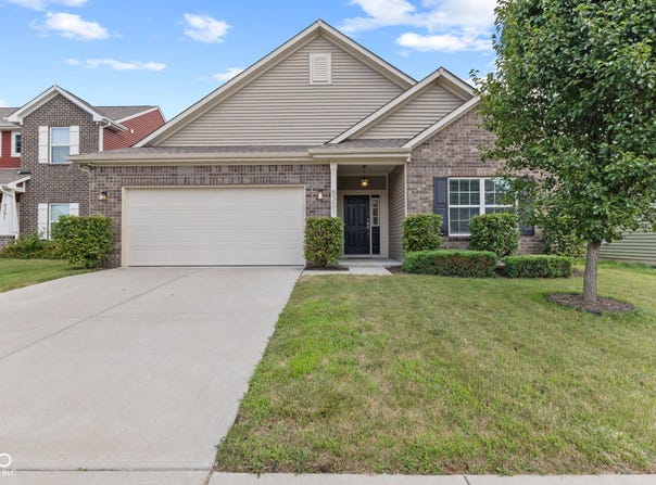 5301 Tanglewood Lane, Whitestown, IN 46075