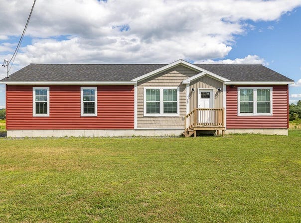 Eight Rod Road, Waterville, ME 04901