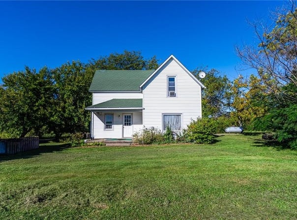 26693 State Route Y Highway, Winston, MO 64689