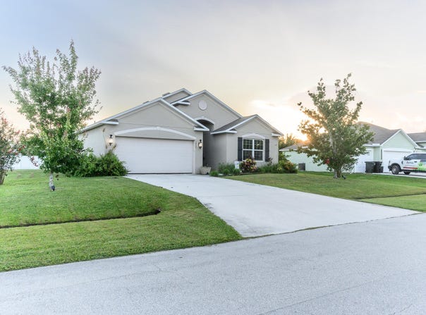 1822 SW Hampshire Lane, Port Saint Lucie, FL 34953