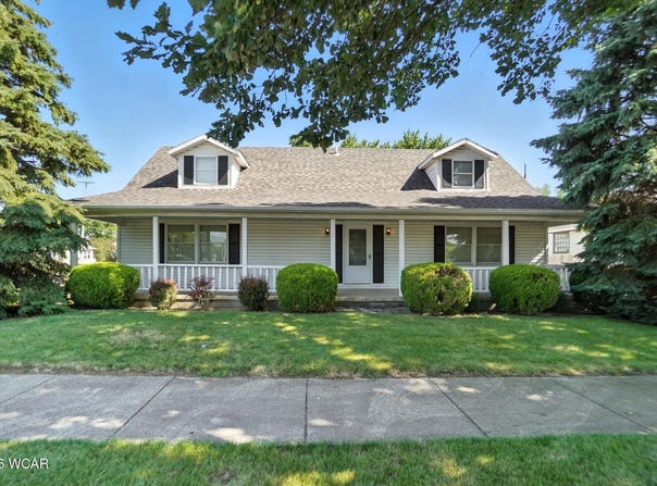 402 E Mechanic Street, Wapakoneta, OH 45895
