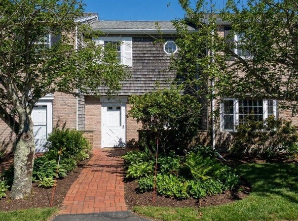 8 Captain Cook Lane, Centerville, MA 02632