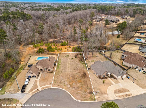 221 Strait Ln, Longview, TX 75604