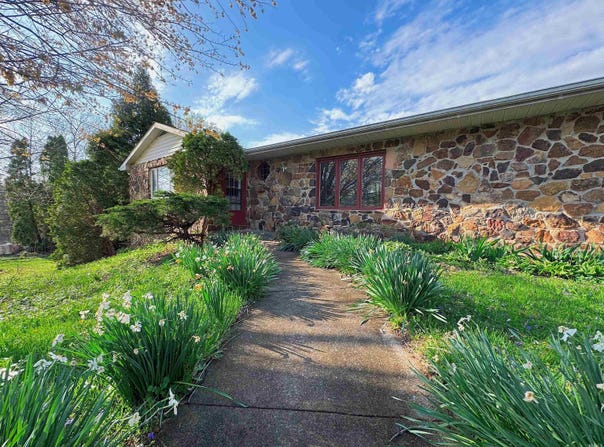 966 Peerless Road, Bedford, IN 47421