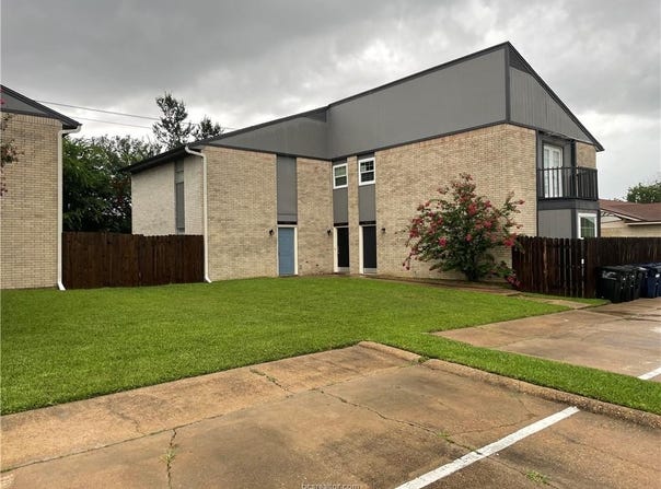 1315 Airline Drive, College Station, TX 77845