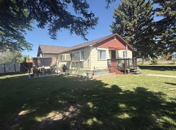 202 N Division St, Cowley, WY 82420