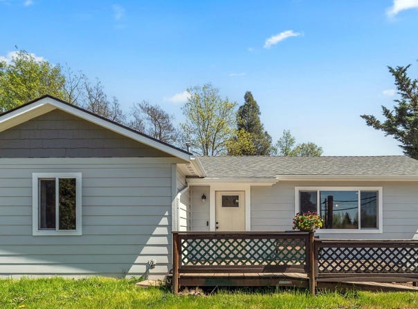 703 NE 10th Street, Grants Pass, OR 97526