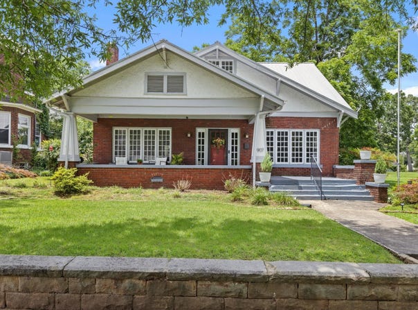 907 Montgomery Ave, Sheffield, AL 35660