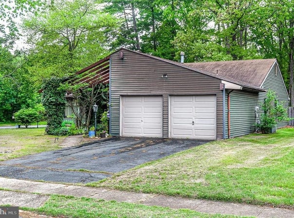 30 PATRICIA LANE, SICKLERVILLE, NJ 08081