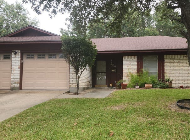 204 Cherokee Lane, Victoria, TX 77901