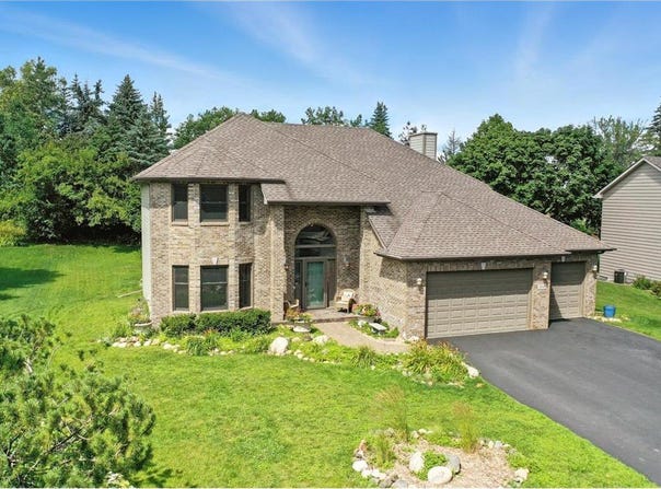 4049 Deerwood Trail, Eagan, MN 55122