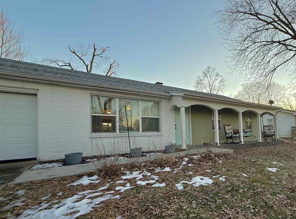 809 E Azalia Drive, Terre Haute, IN 47802