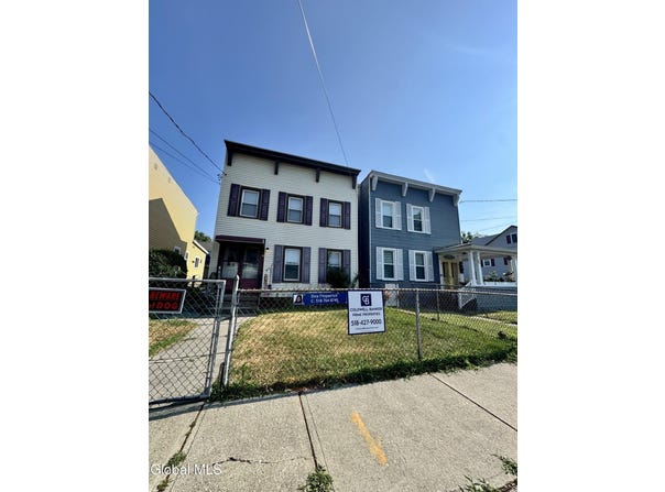 4 Aiken Avenue, Rensselaer, NY 12144