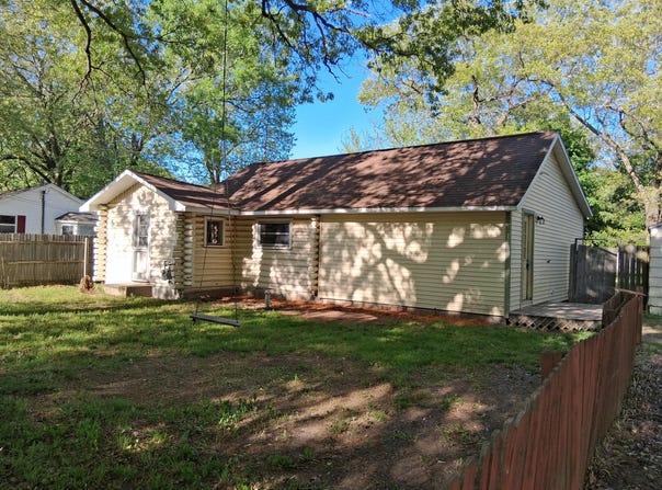 1180 S BOLEN ROAD, MUSKEGON, MI 49442