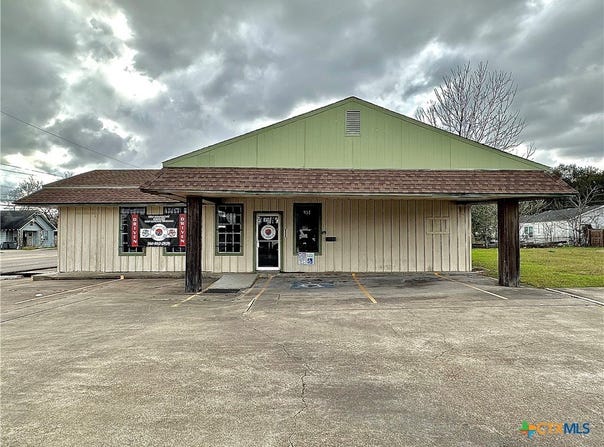 901 N Ben Jordan Street, Victoria, TX 77901