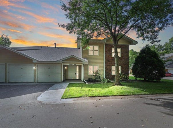 1827 County Rd. E E, White Bear Lake, MN 55110
