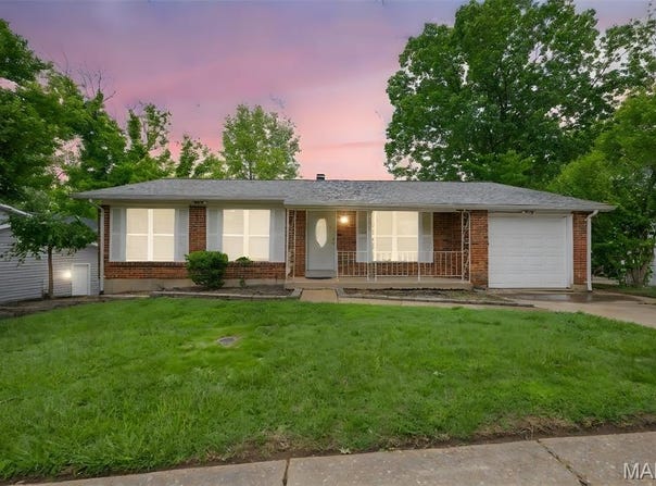 9910 Chileswood Drive, Unincorporated, MO 63126
