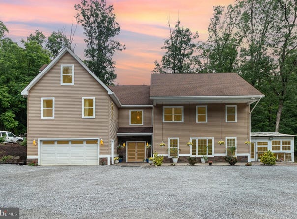 3789 SPRING ROAD, CARLISLE, PA 17013