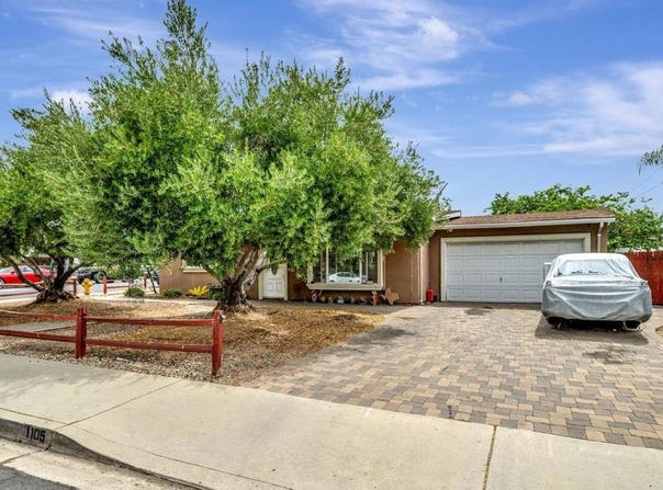 1105 Bostonia, El Cajon, CA 92021
