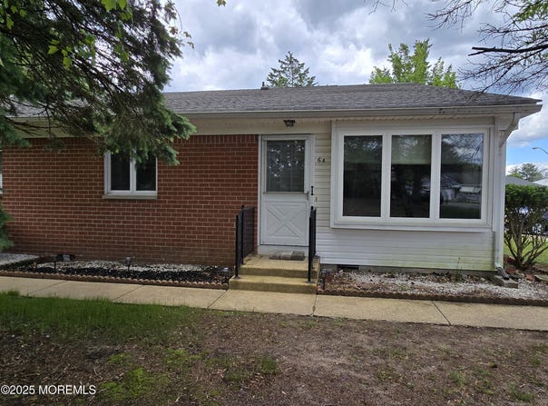 6 Conestoga Drive, Whiting, NJ 08759
