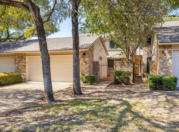 8216 Summer Side Dr, Austin, TX 78759